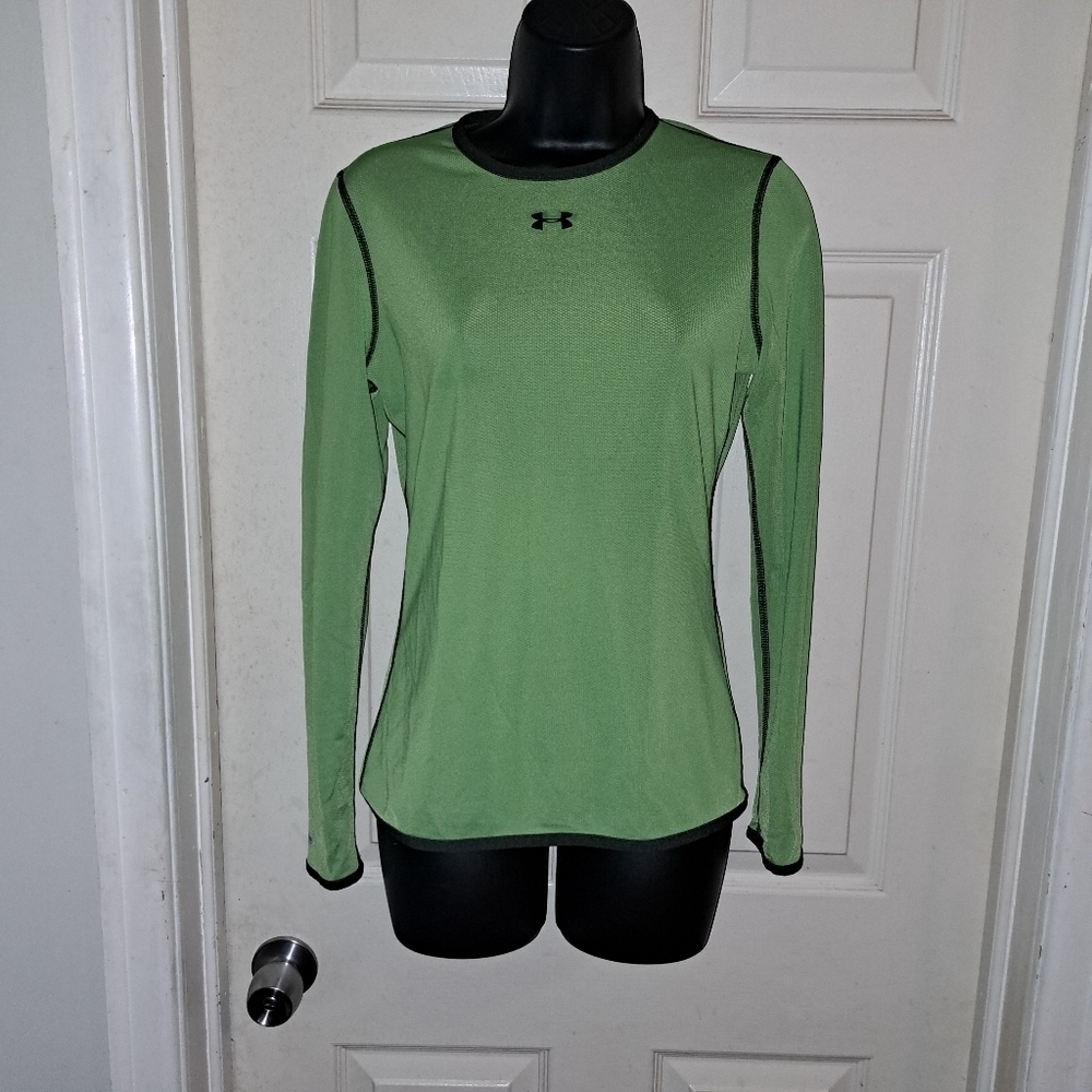 Under Armour Athletic Top size medium